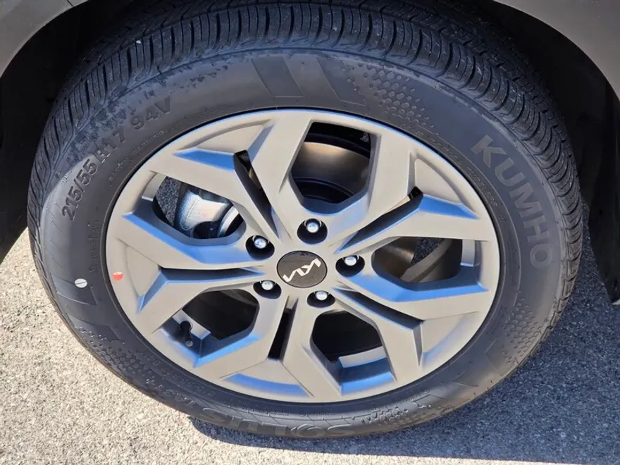 2026 Kia Seltos LX photo 1