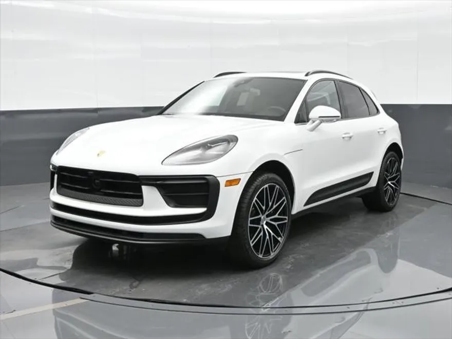 2025 Porsche Macan photo 1