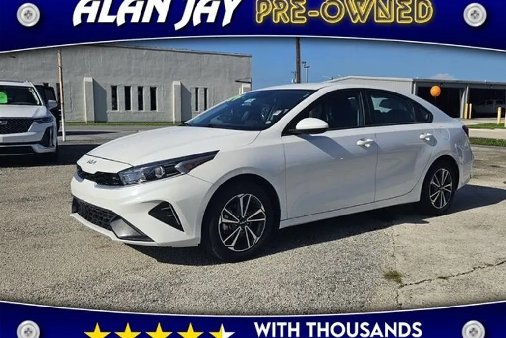 2024 Kia Forte LXS photo 1