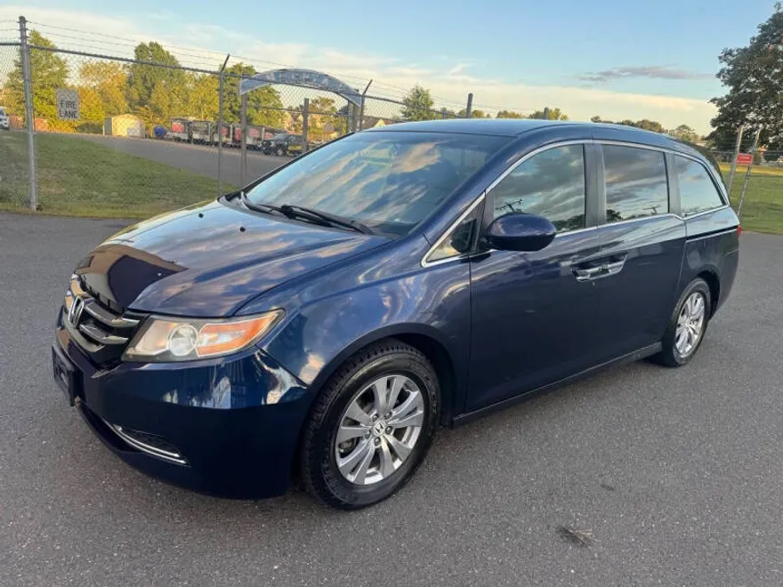 2016 Honda Odyssey EX photo 1