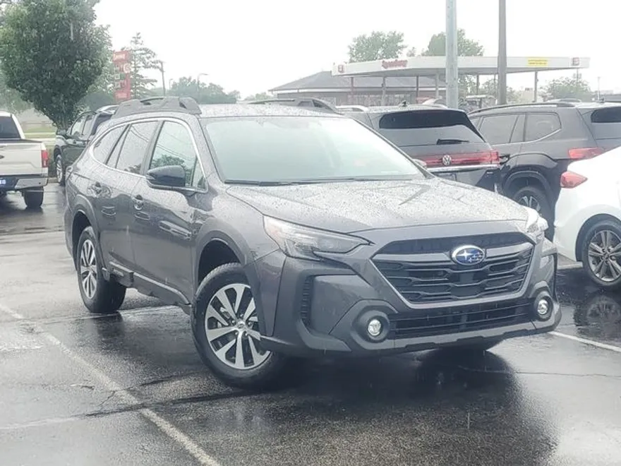 2025 Subaru Outback Premium photo 1