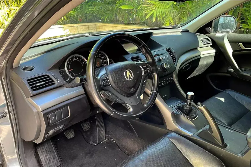 2010 Acura TSX photo 1