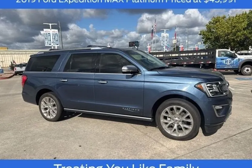 2019 Ford Expedition MAX Platinum photo 1