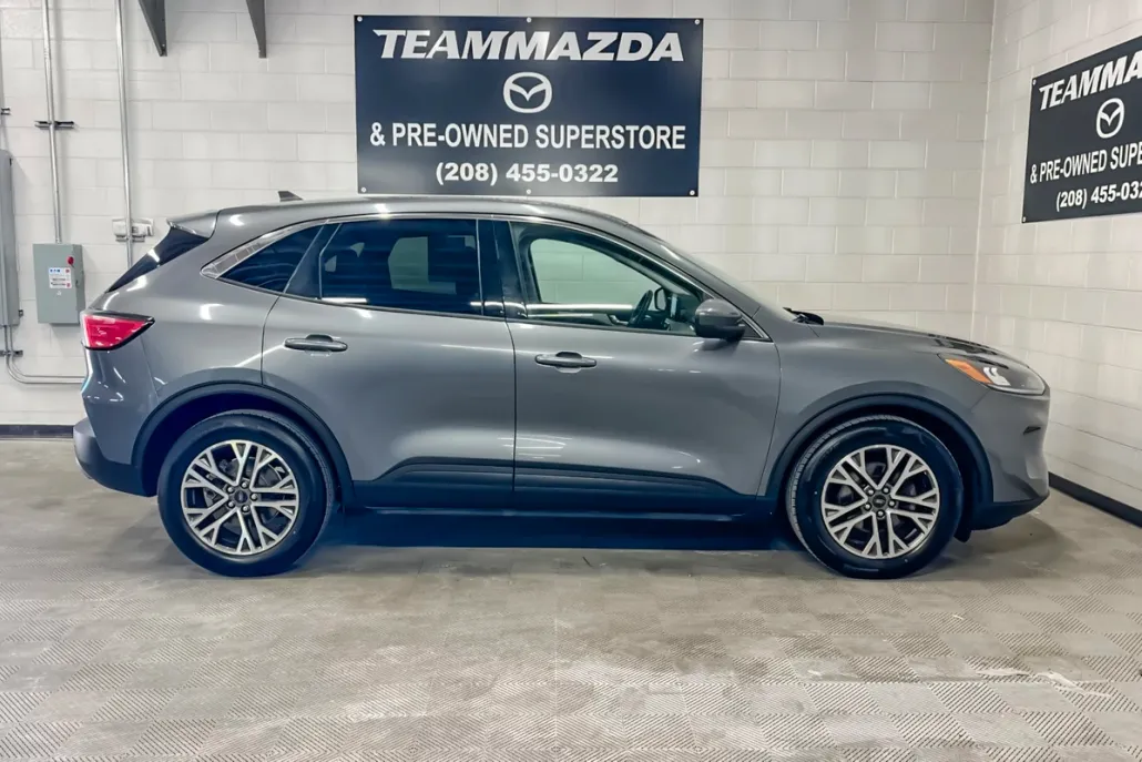 2022 Ford Escape SEL photo 1