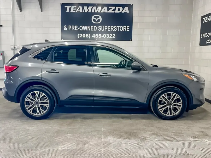 2022 Ford Escape SEL photo 1