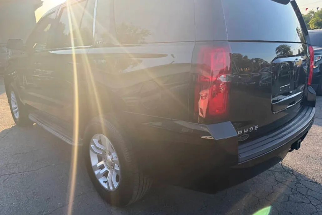 2015 Chevrolet Tahoe LT photo 1