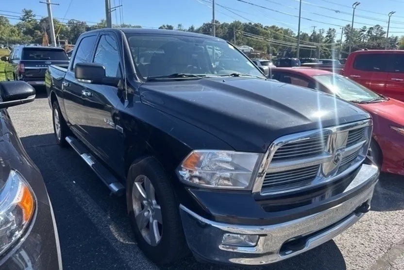 2009 Dodge Ram SLT photo 1
