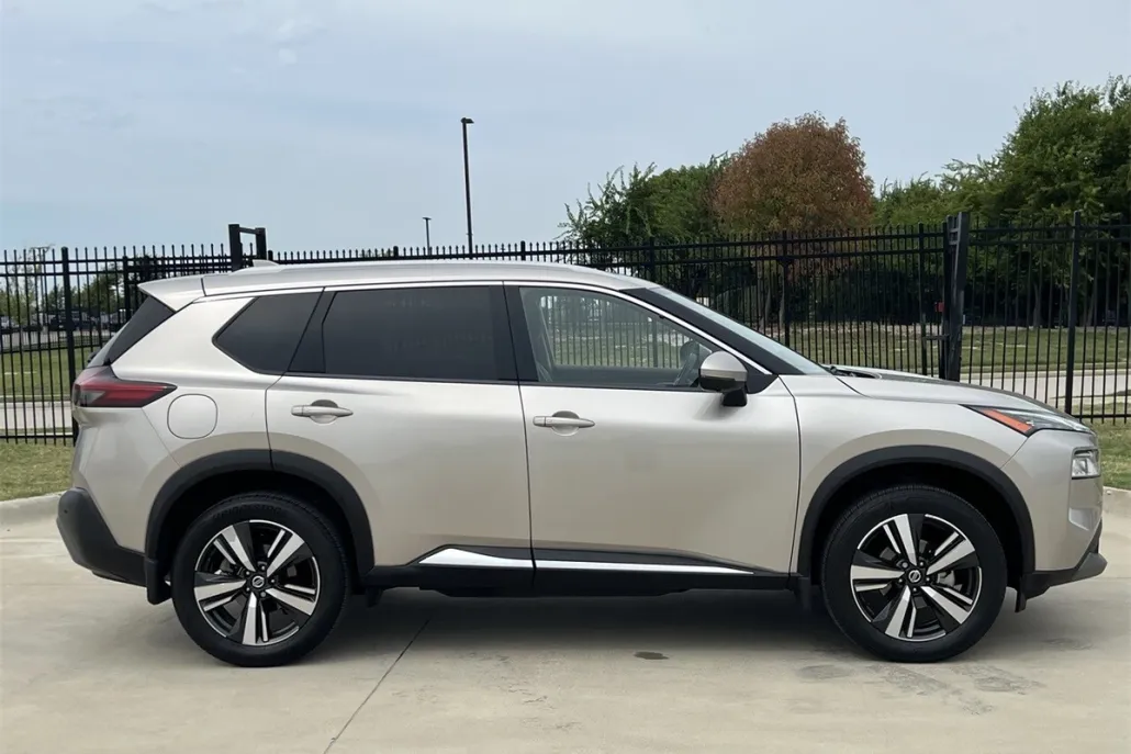 2021 Nissan Rogue SL photo 1