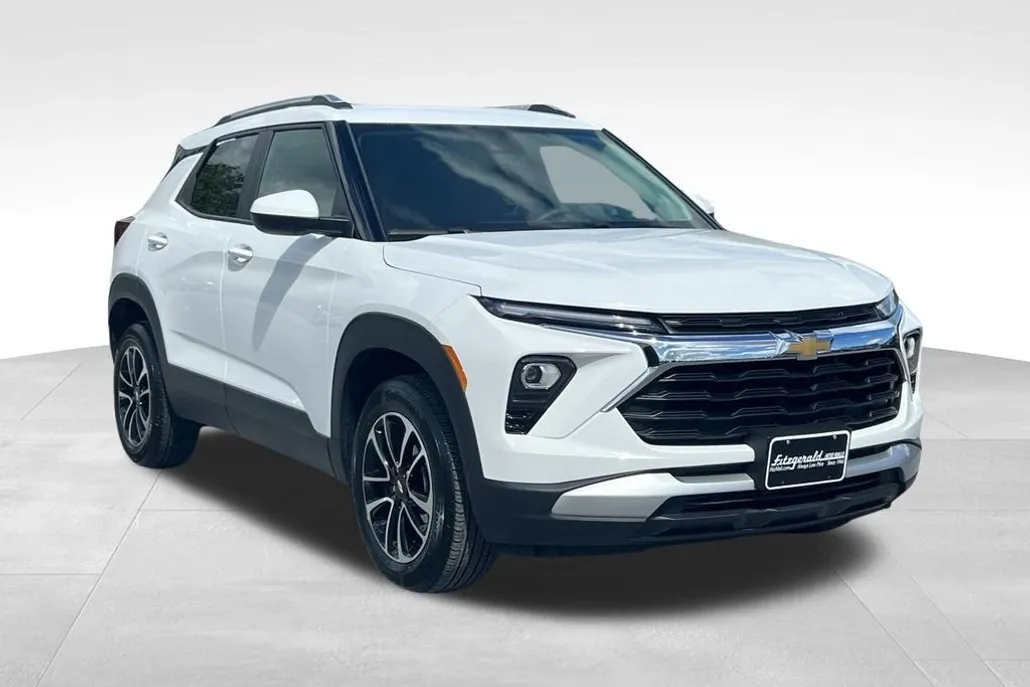 2025 Chevrolet Trailblazer LT photo 1