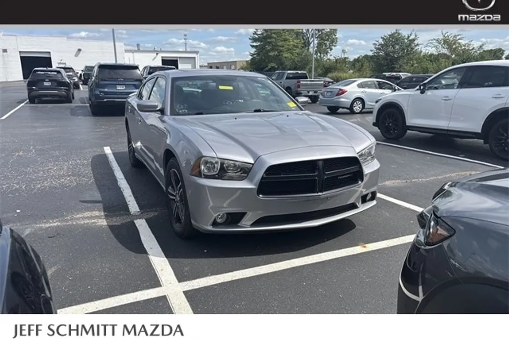 2014 Dodge Charger SXT photo 1