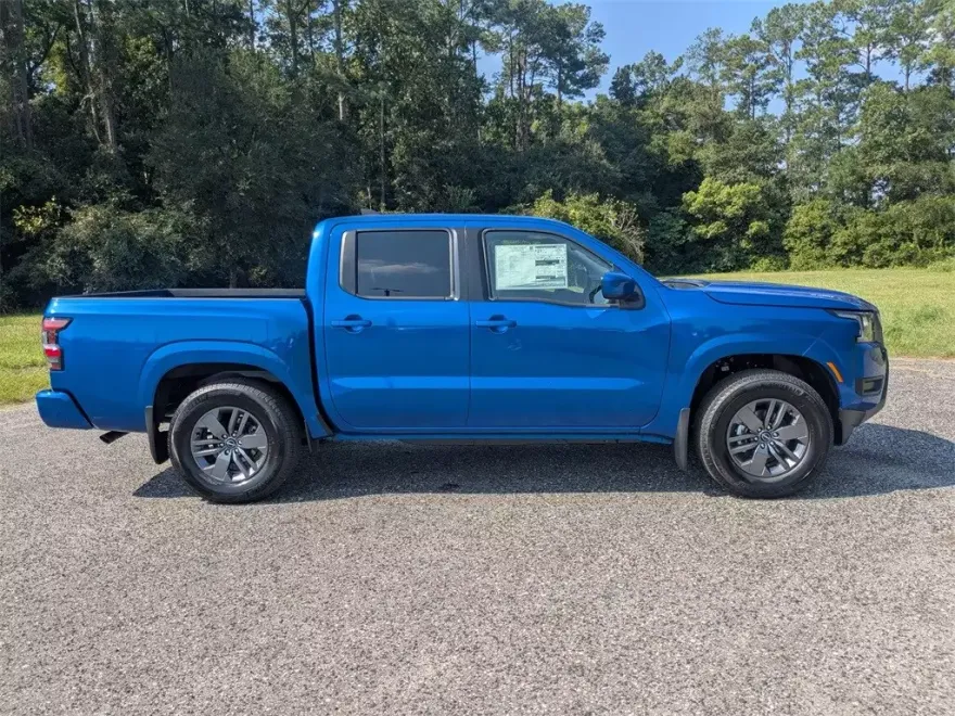 2026 Nissan Frontier SV photo 1
