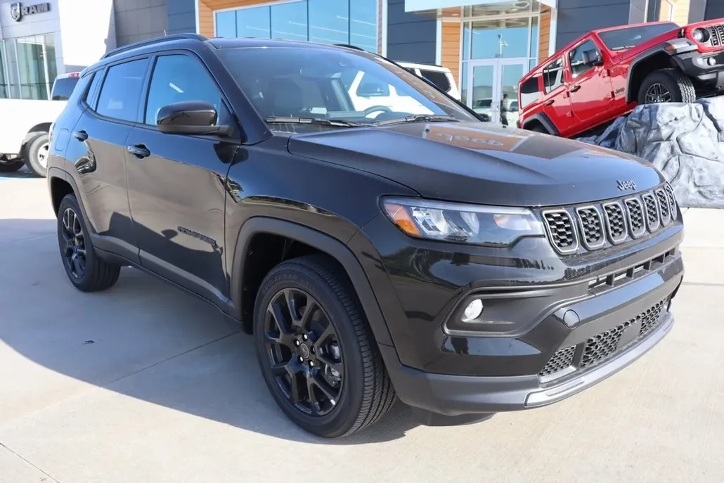 2025 Jeep Compass Latitude photo 1