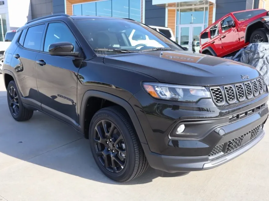 2025 Jeep Compass Latitude photo 1