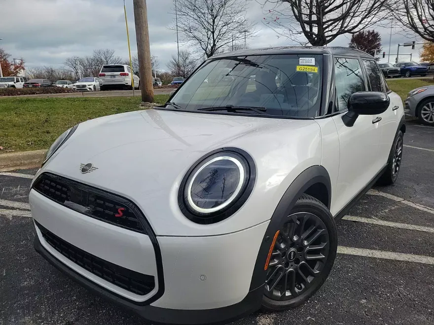 2025 Mini Cooper 4 Door Hardtop Signature photo 1
