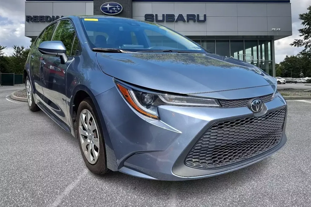 2020 Toyota Corolla LE photo 1