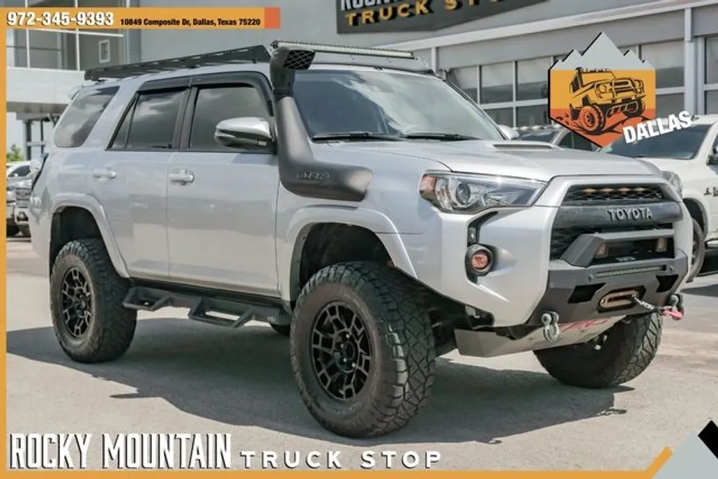 2021 Toyota 4Runner TRD Off-Road Premium photo 1