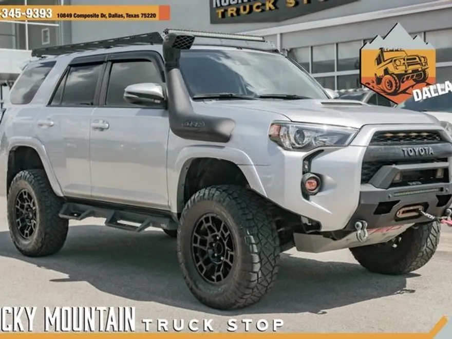2021 Toyota 4Runner TRD Off-Road Premium photo 1