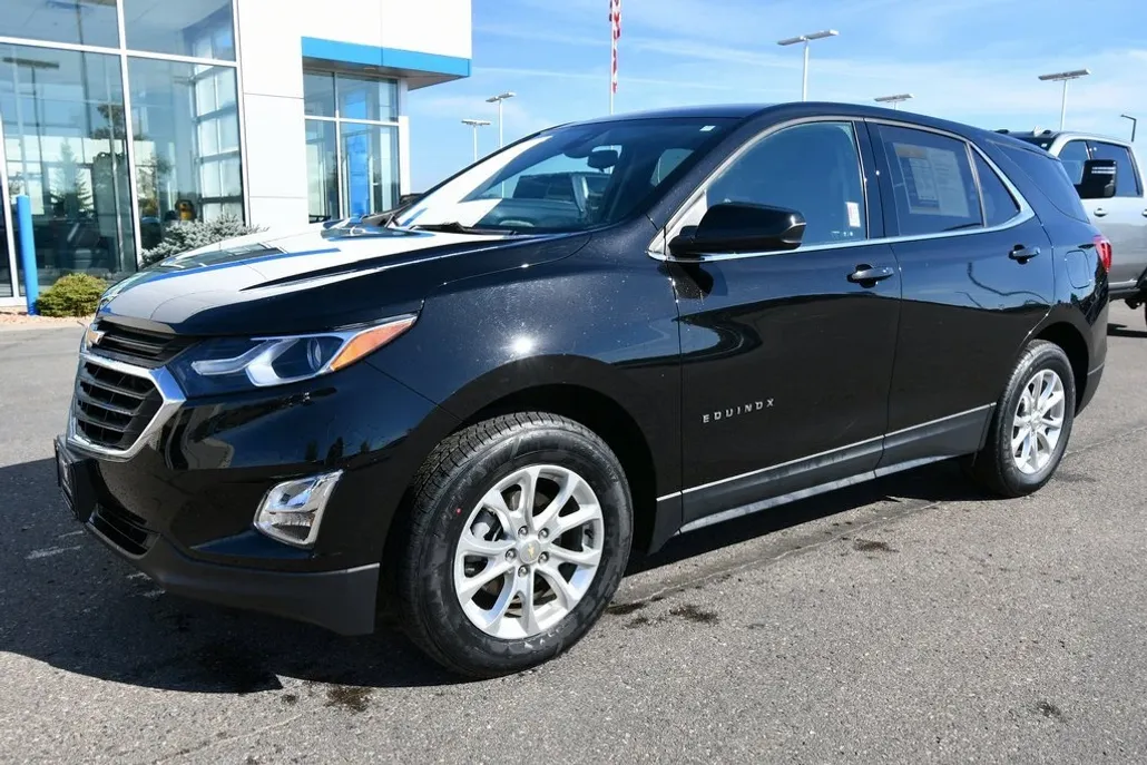 2020 Chevrolet Equinox LT photo 1