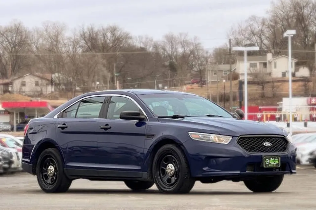 2015 Ford Taurus photo 1