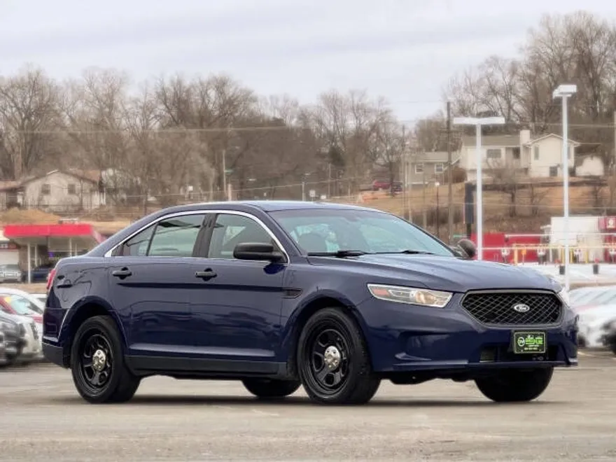 2015 Ford Taurus photo 1