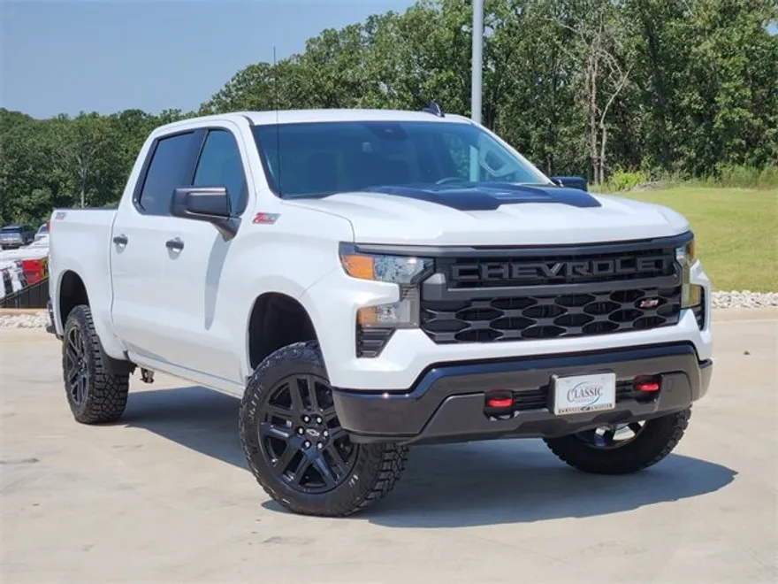 2025 Chevrolet Silverado 1500 Custom Trail Boss photo 1