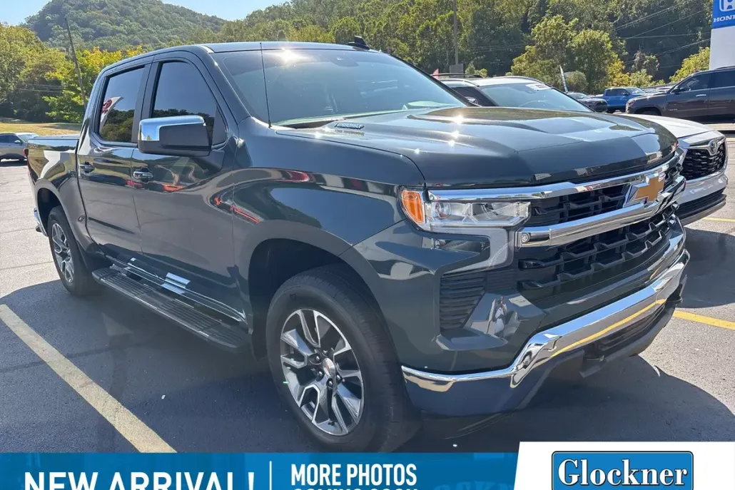 2025 Chevrolet Silverado 1500 LT photo 1
