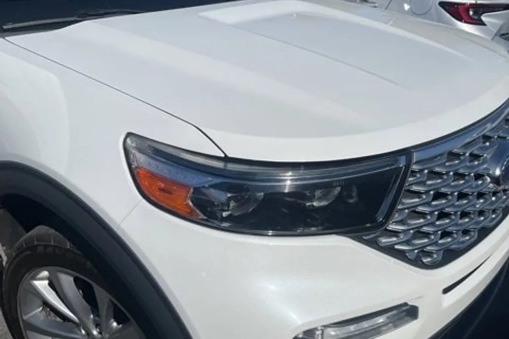 2021 Ford Explorer Platinum photo 1