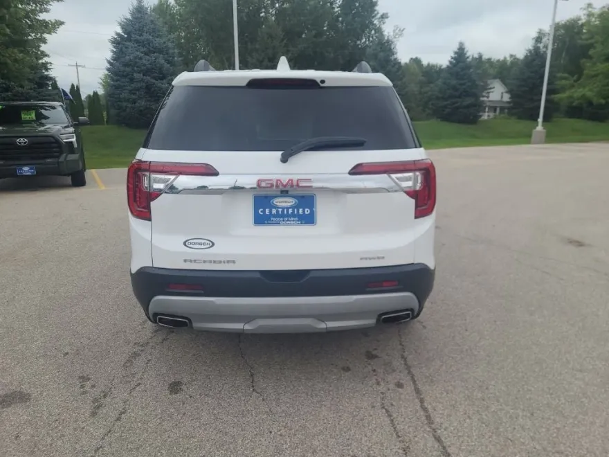 2023 Gmc Acadia SLT photo 1