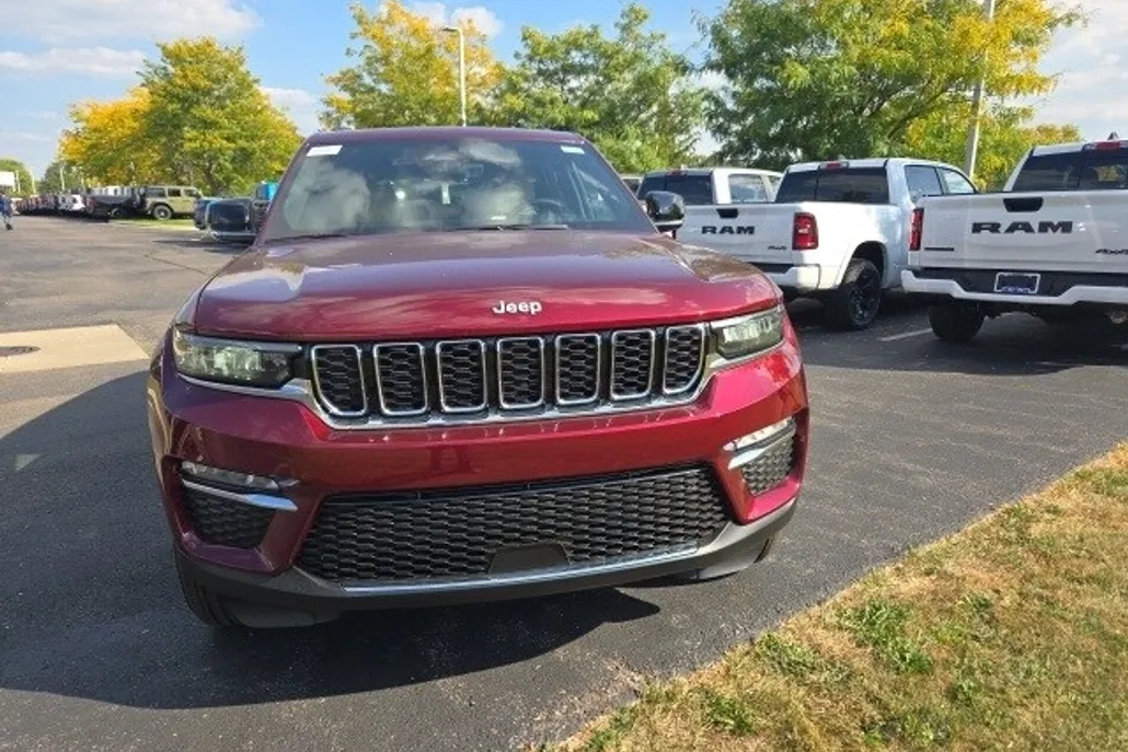 2025 Jeep Grand Cherokee Limited photo 1