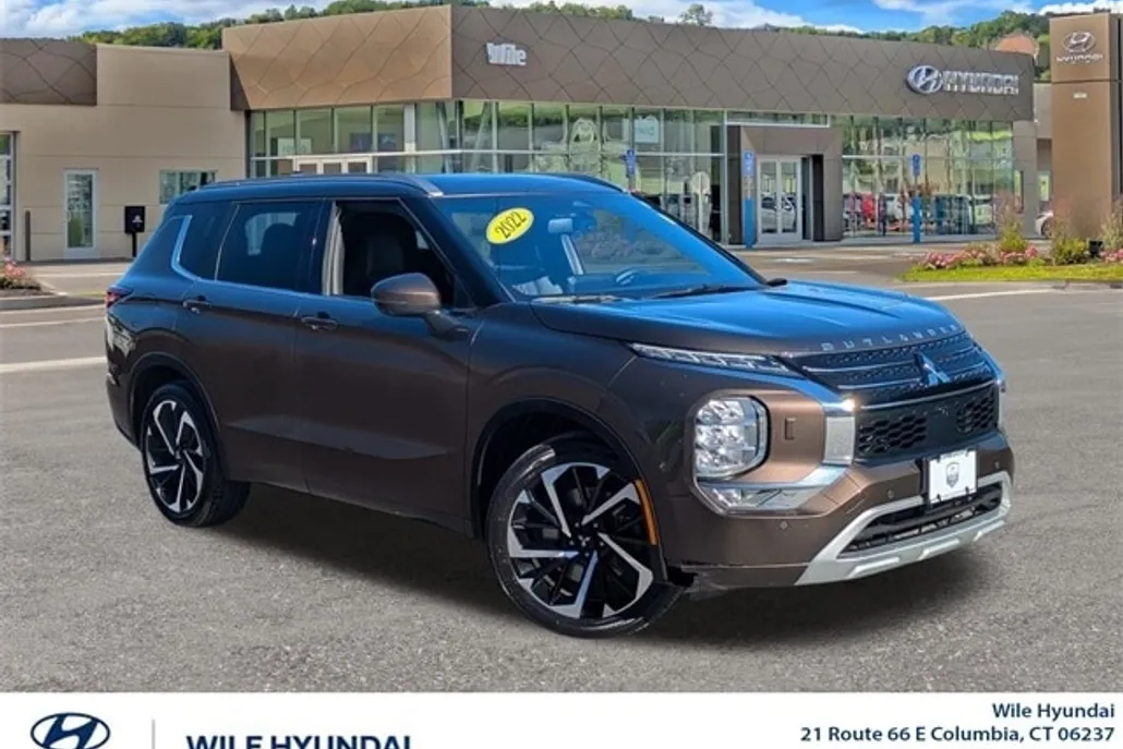 2022 Mitsubishi Outlander SEL photo 1
