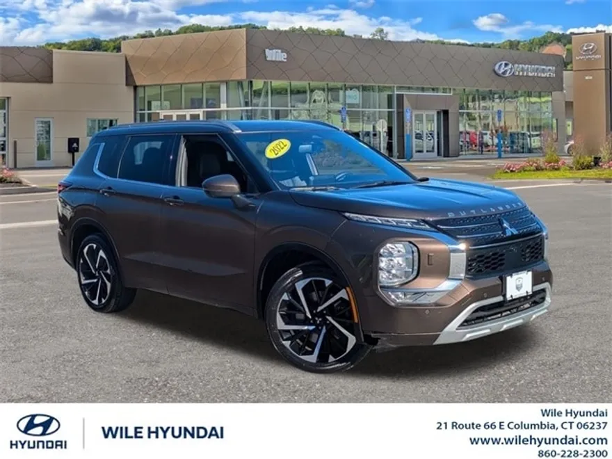2022 Mitsubishi Outlander SEL photo 1
