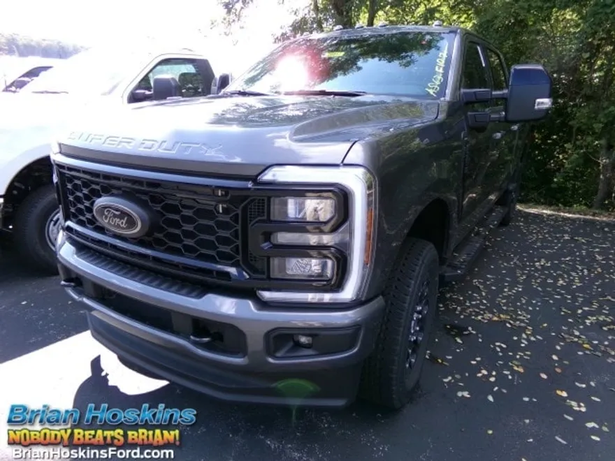 2026 Ford F-250 Lariat photo 1