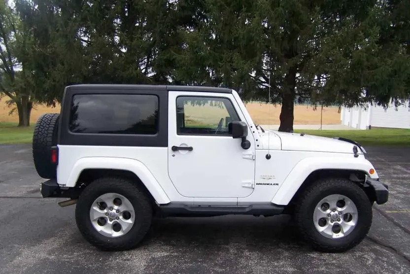 2015 Jeep Wrangler Sahara photo 1