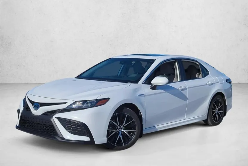 2021 Toyota Camry Hybrid SE photo 1