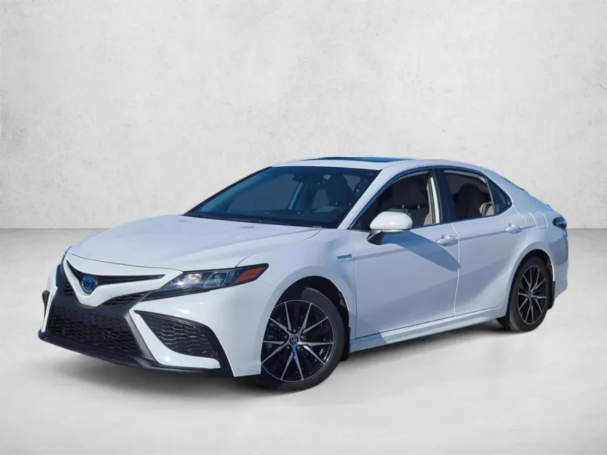 2021 Toyota Camry Hybrid SE photo 1
