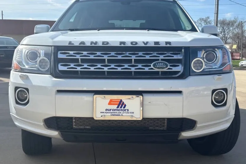 2013 Land Rover LR2 HSE photo 1