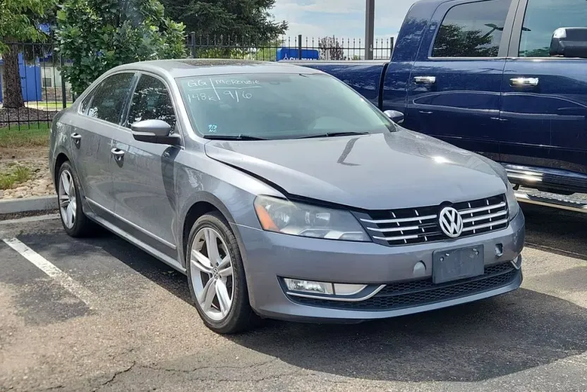 2013 Volkswagen Passat TDI SE photo 1