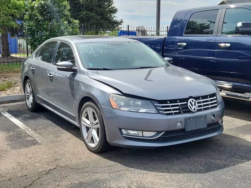 2013 Volkswagen Passat TDI SE photo 1