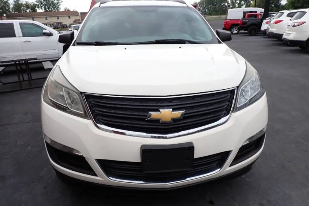2014 Chevrolet Traverse LS photo 1