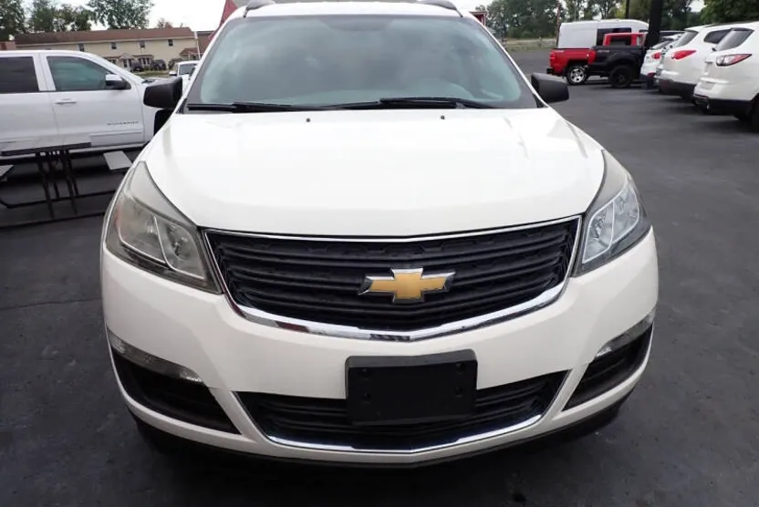2014 Chevrolet Traverse LS photo 1