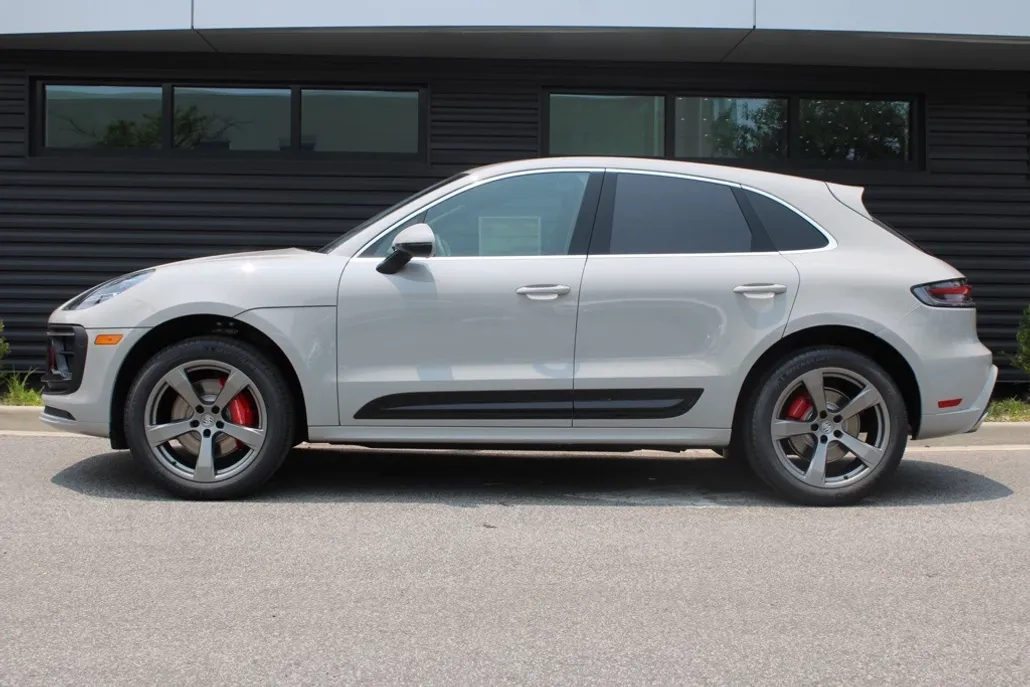 2025 Porsche Macan S photo 1
