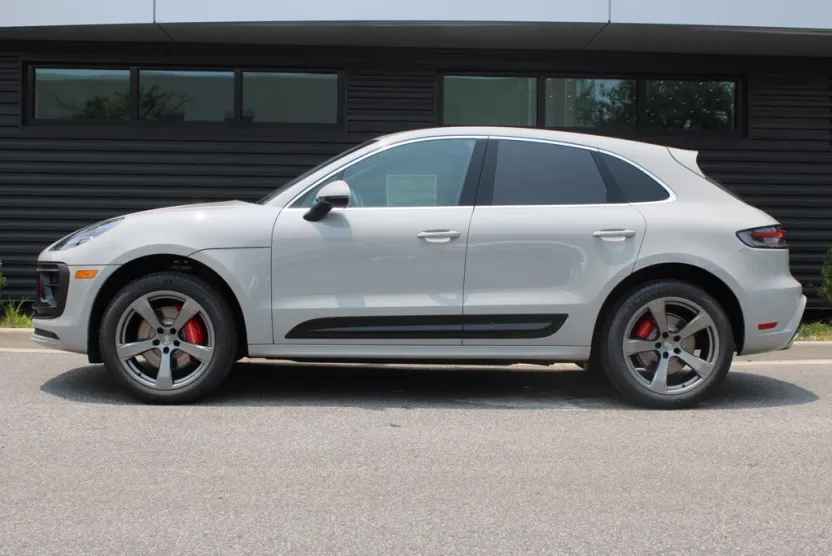 2025 Porsche Macan S photo 1