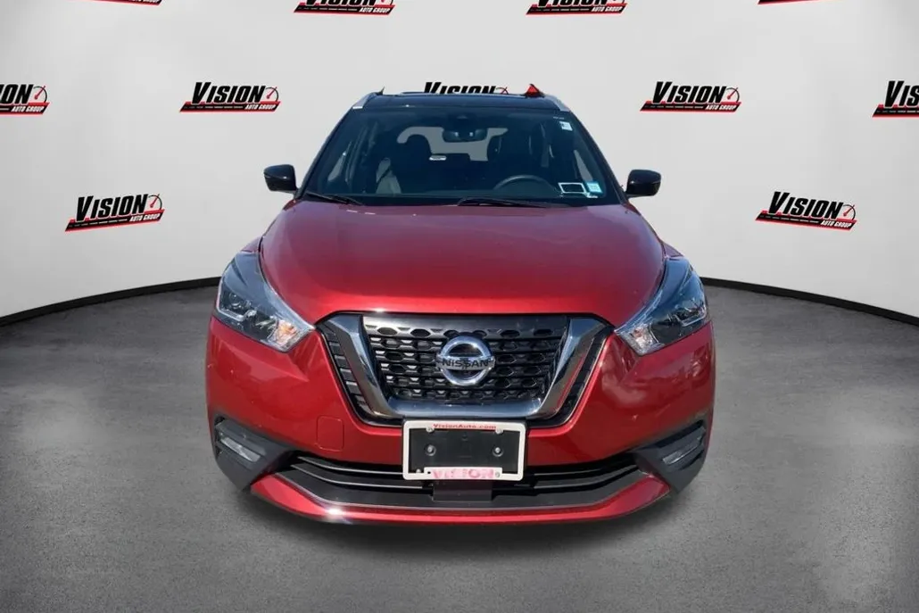 2020 Nissan Kicks SR photo 1
