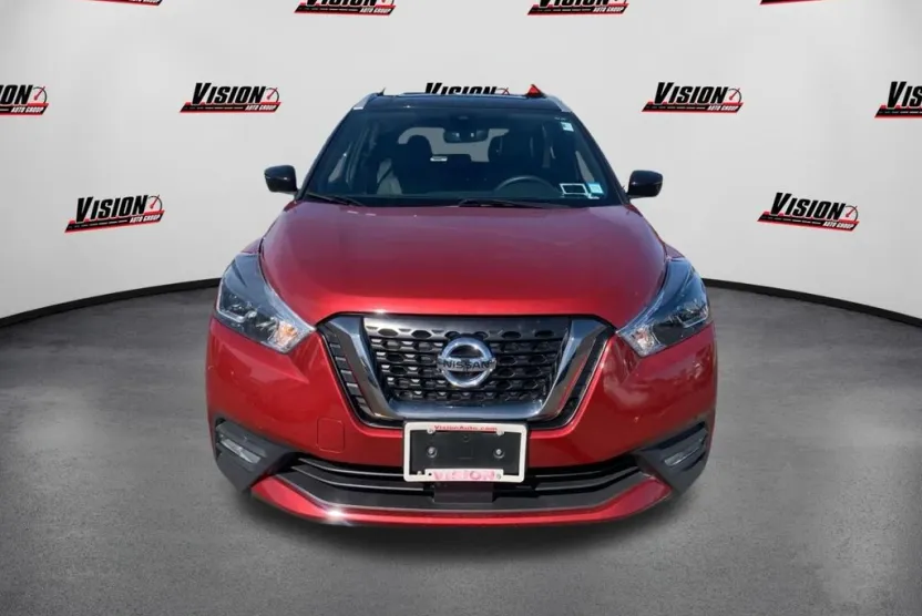 2020 Nissan Kicks SR photo 1