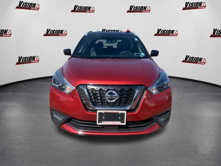 2020 Nissan Kicks SR photo 1