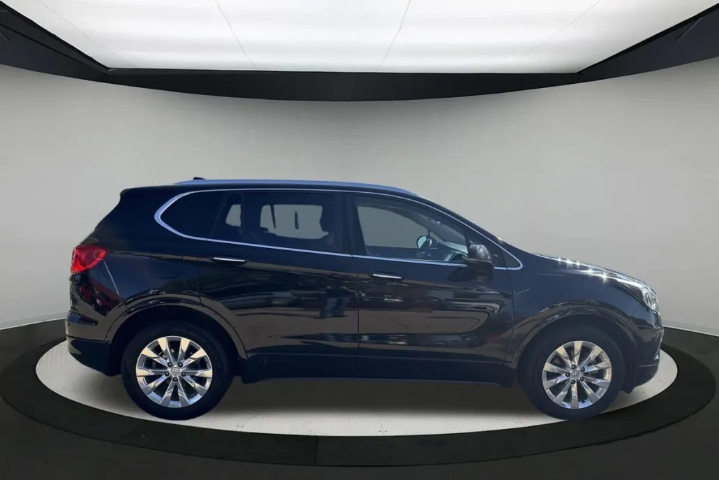 2017 Buick Envision Essence photo 1