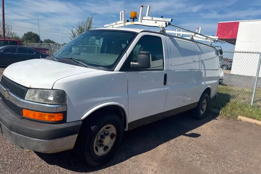 2013 Chevrolet Express 2500 Cargo Van photo 1