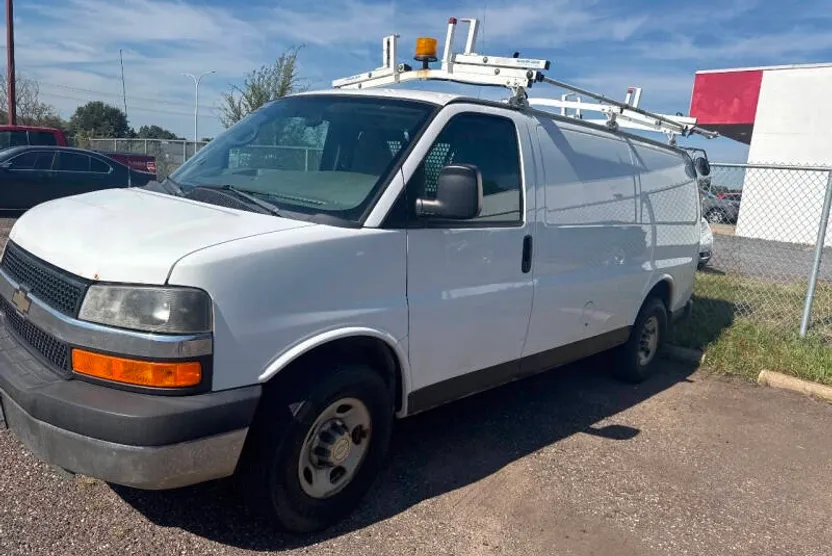 2013 Chevrolet Express 2500 Cargo Van photo 1