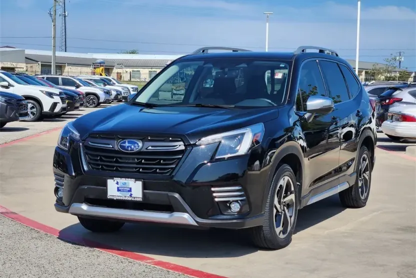 2023 Subaru Forester Touring photo 1