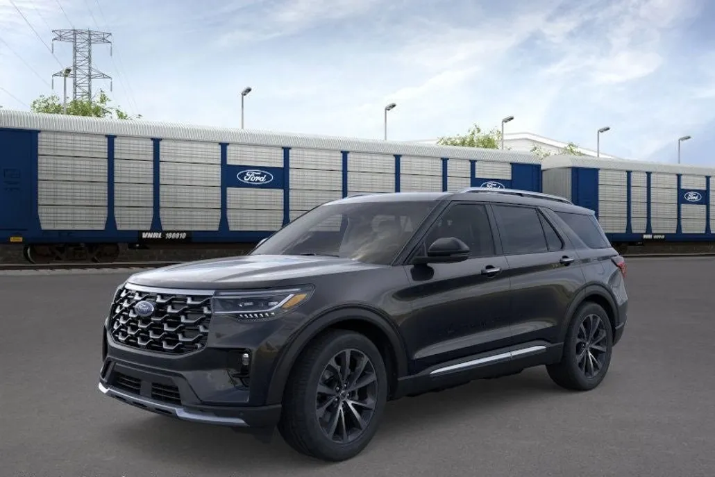 2025 Ford Explorer Platinum photo 1